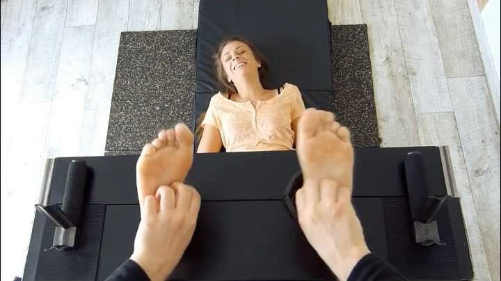 tk天堂欧美挠脚心娱乐视频【K1375】